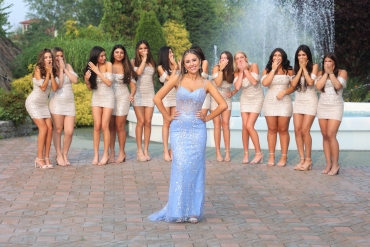 sweet 16 girl in blue with her besties 