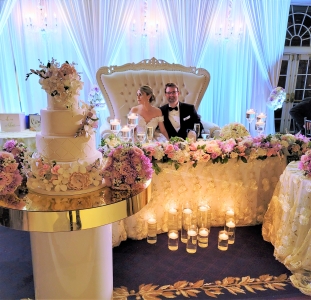 sweet heart table with cake