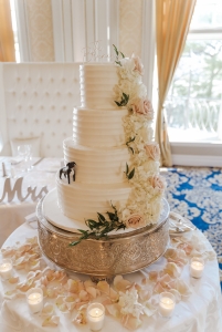 wedding cake with pup